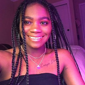 Meet your Posher, Hannah